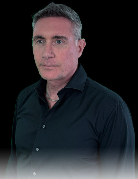 Adrian Gsell Bild neutral_png